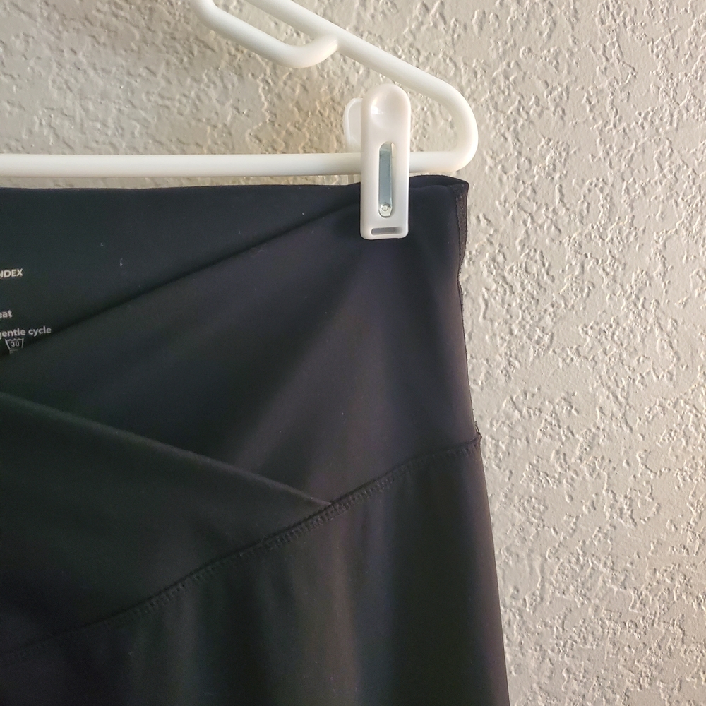 Women's Black Leggings - Picture 11 of 12